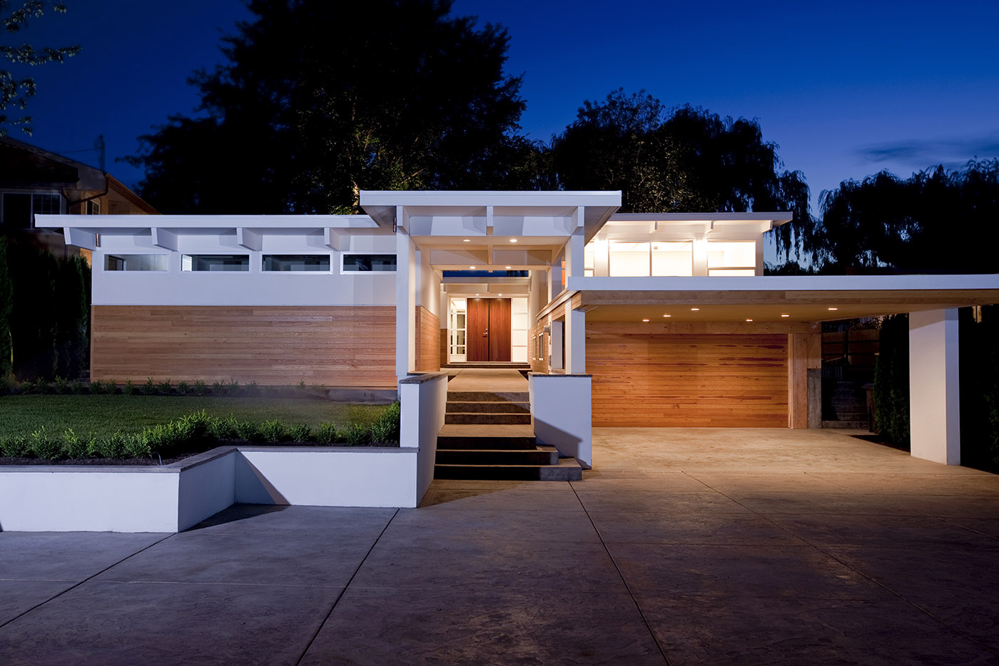 mid century modern home kelowna - Apchin Design Build | Luxury Modern ...