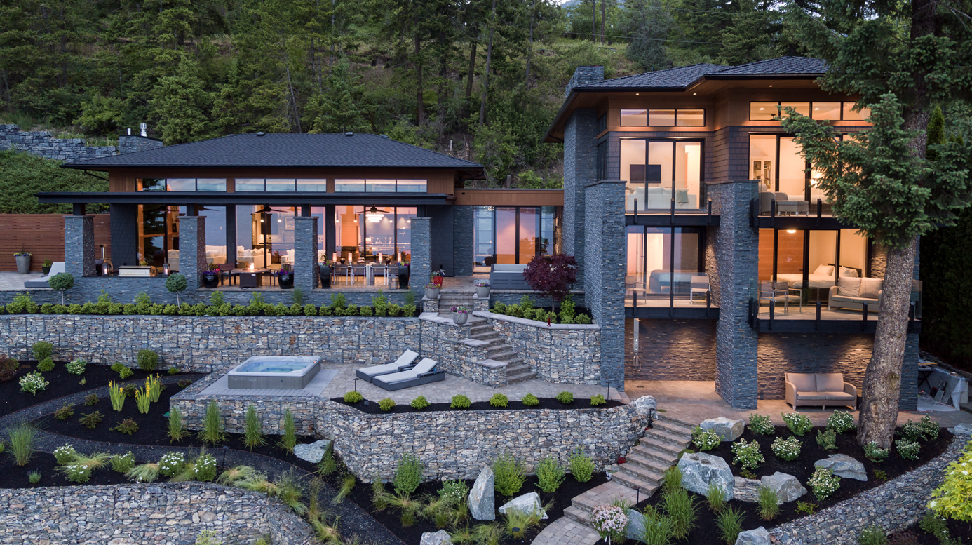 Luxury home builder, Apchin Design + Build, built this breathtaking luxury home on the shores of Shuswap Lake in the BC interior region.